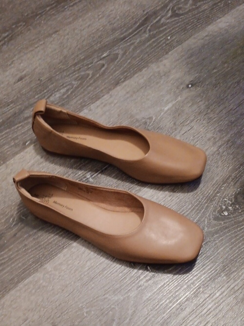 Time and Tru Preloved Women's Square-Toe Ballet Flats in Tan - Picture 8 of 8